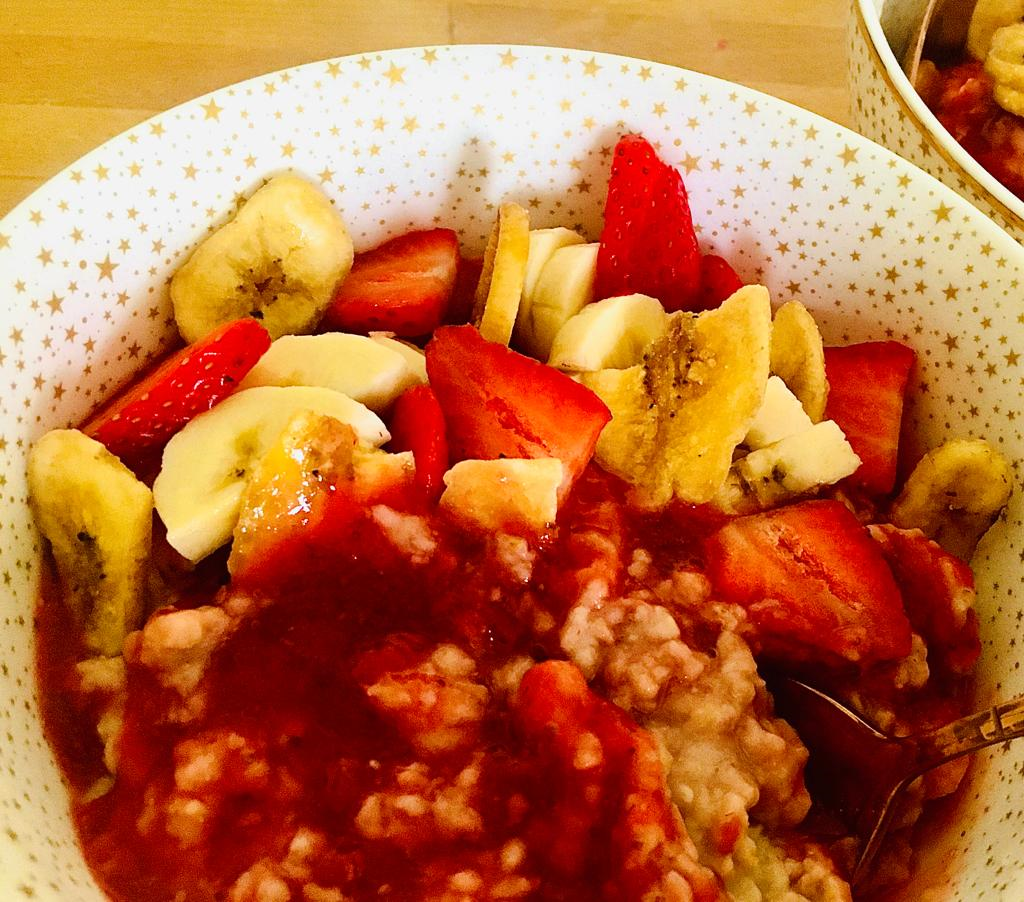 Strawberry and banana sunrise porridge