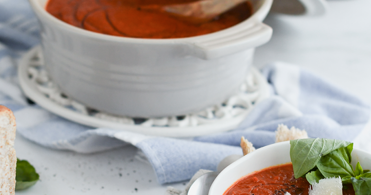 Tomato, red pepper and lentil soup